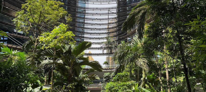 5,100 m² Landscaped Grounds